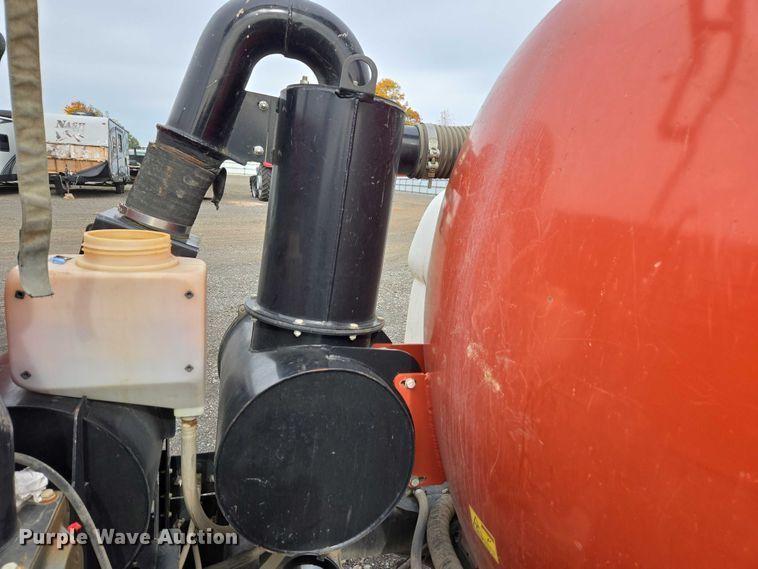 image for item YA1010 2019 Ditch Witch HX50 vacuum excavator