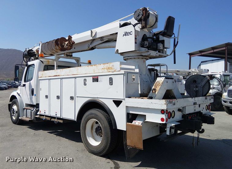 image for item YA1225 2014 Freightliner Business Class M2 digger derrick truck