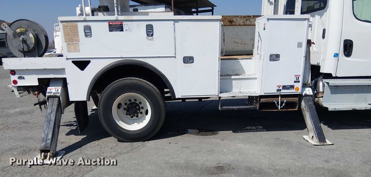 image for item YA1225 2014 Freightliner Business Class M2 digger derrick truck