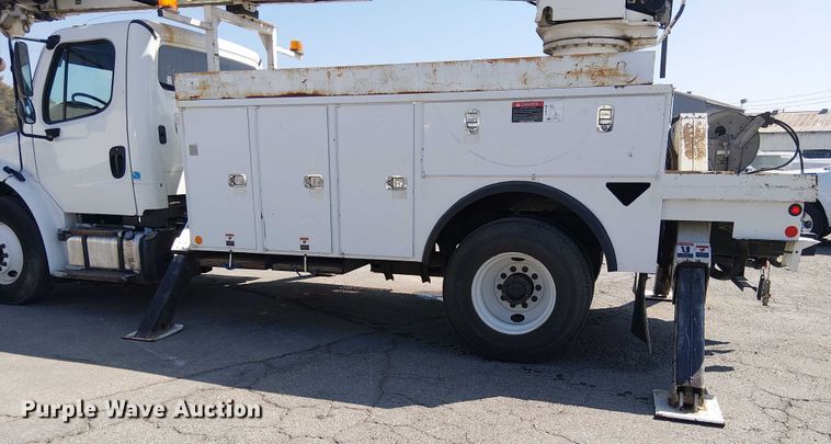 image for item YA1225 2014 Freightliner Business Class M2 digger derrick truck