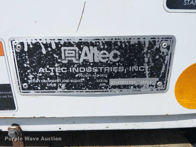 image for item YA1225 2014 Freightliner Business Class M2 digger derrick truck