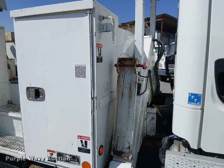 image for item YA1225 2014 Freightliner Business Class M2 digger derrick truck