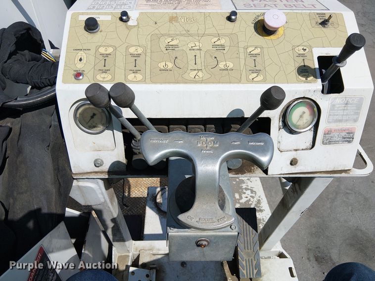 image for item YA1225 2014 Freightliner Business Class M2 digger derrick truck