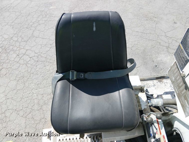 image for item YA1225 2014 Freightliner Business Class M2 digger derrick truck