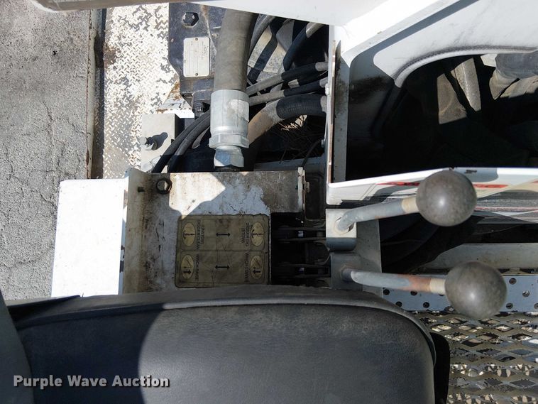 image for item YA1225 2014 Freightliner Business Class M2 digger derrick truck