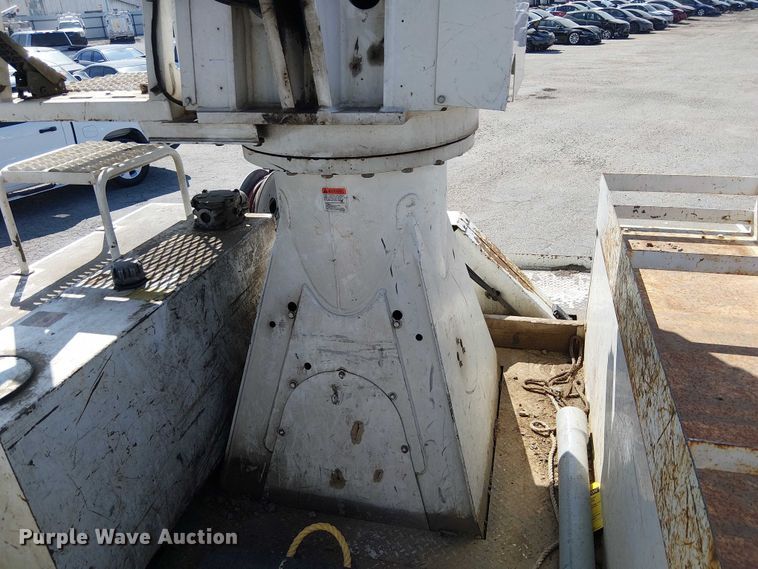 image for item YA1225 2014 Freightliner Business Class M2 digger derrick truck