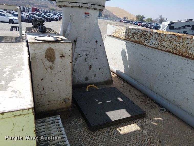 image for item YA1225 2014 Freightliner Business Class M2 digger derrick truck