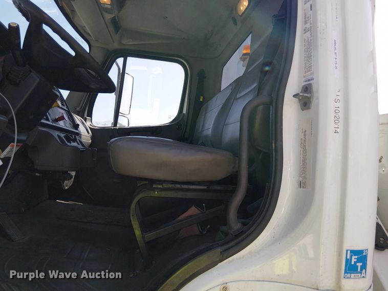 image for item YA1225 2014 Freightliner Business Class M2 digger derrick truck