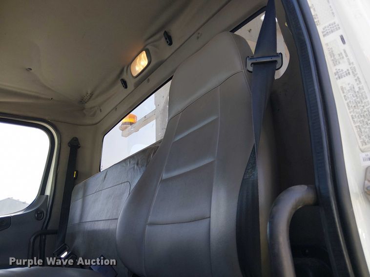 image for item YA1225 2014 Freightliner Business Class M2 digger derrick truck