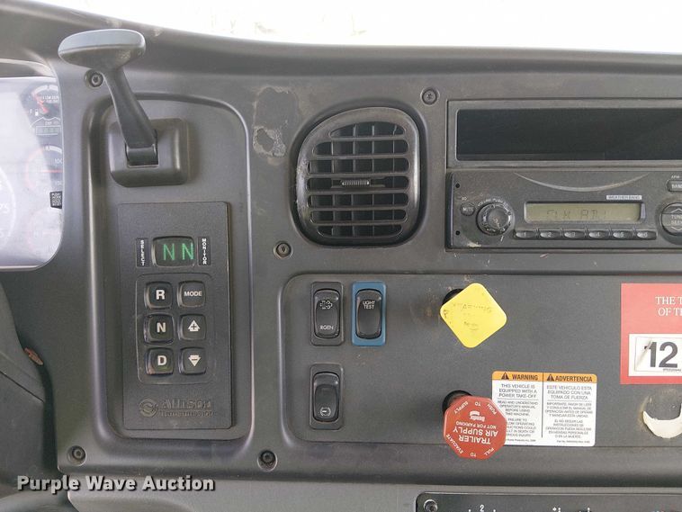 image for item YA1225 2014 Freightliner Business Class M2 digger derrick truck