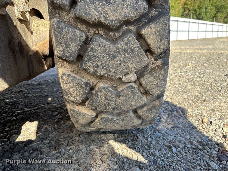 image for item YA1283 2020 Bobcat S770 skid steer loader