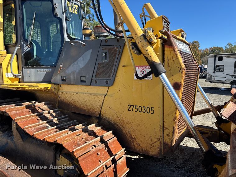 image for item YA1284 2006 Komatsu D65EX-15E0 dozer