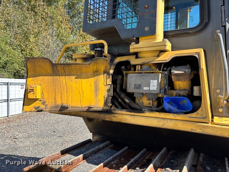 image for item YA1284 2006 Komatsu D65EX-15E0 dozer