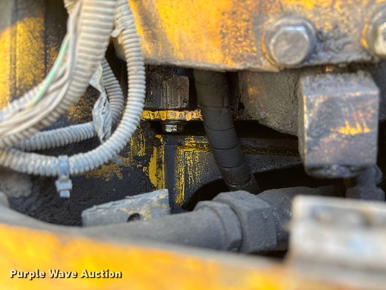 image for item YA1284 2006 Komatsu D65EX-15E0 dozer