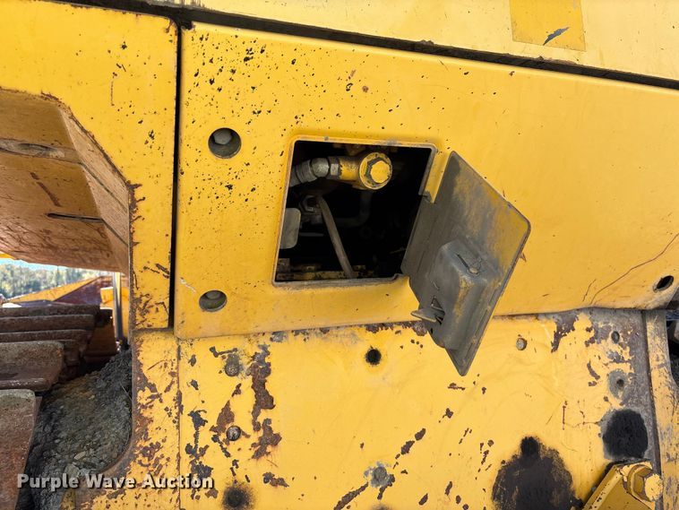 image for item YA1284 2006 Komatsu D65EX-15E0 dozer
