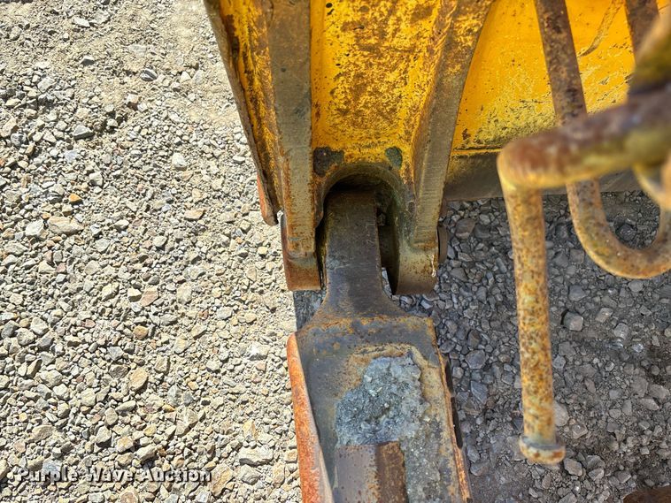 image for item YA1284 2006 Komatsu D65EX-15E0 dozer