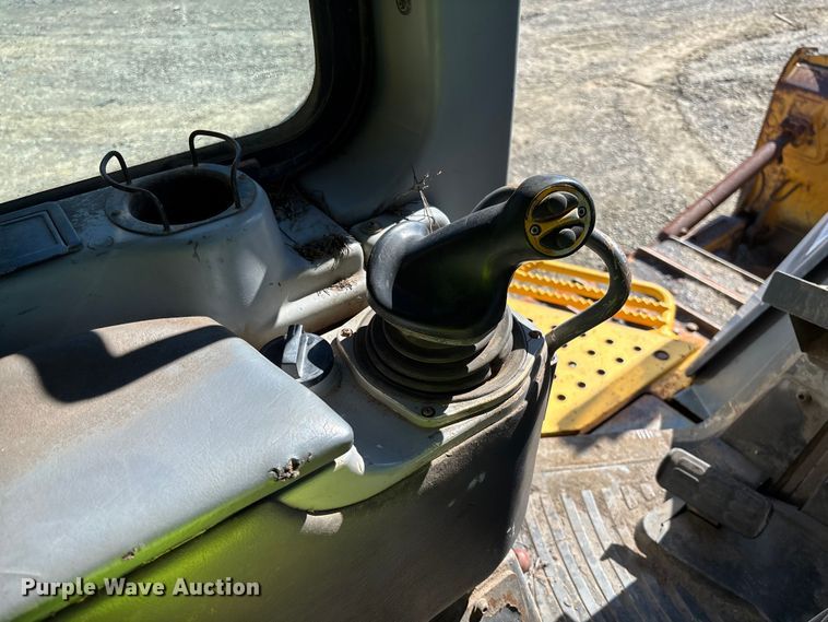 image for item YA1284 2006 Komatsu D65EX-15E0 dozer