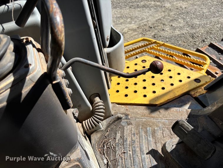 image for item YA1284 2006 Komatsu D65EX-15E0 dozer