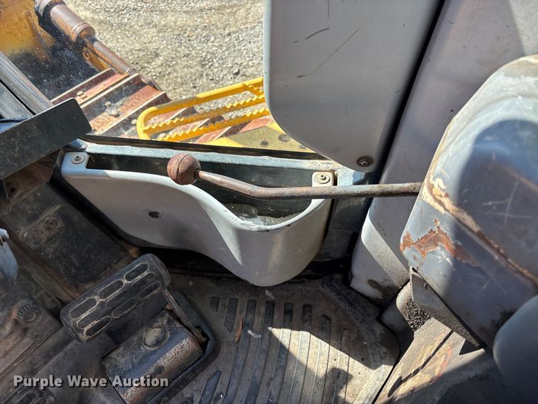 image for item YA1284 2006 Komatsu D65EX-15E0 dozer