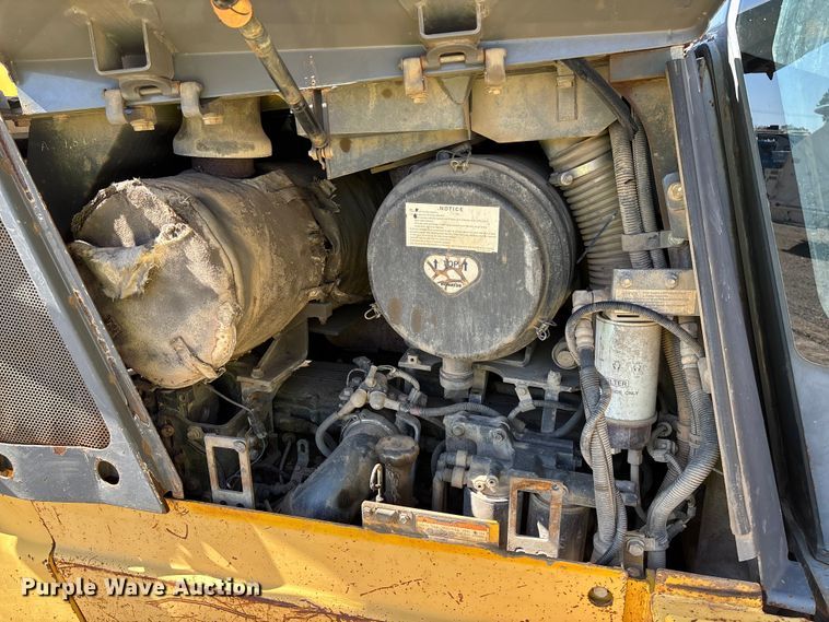 image for item YA1284 2006 Komatsu D65EX-15E0 dozer