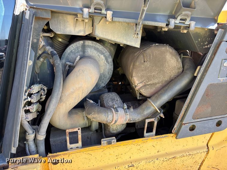 image for item YA1284 2006 Komatsu D65EX-15E0 dozer