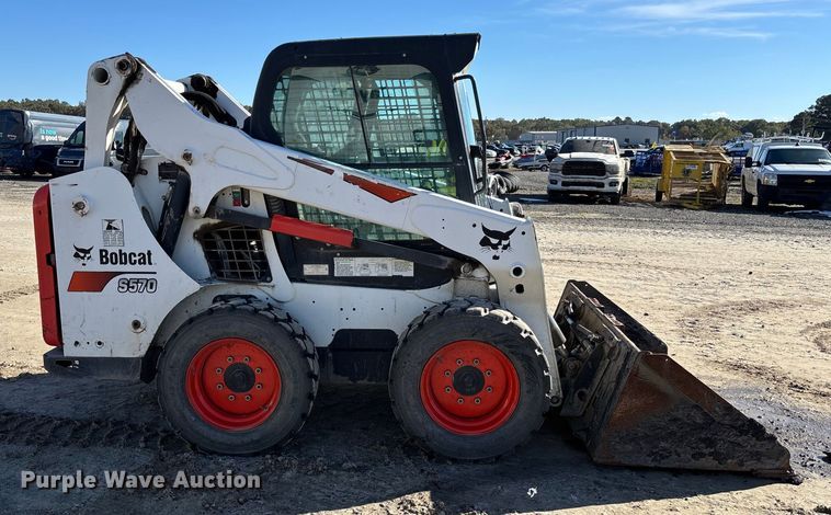 MINI CARGADOR SOBRE RUEDAS 2017 BOBCAT S570