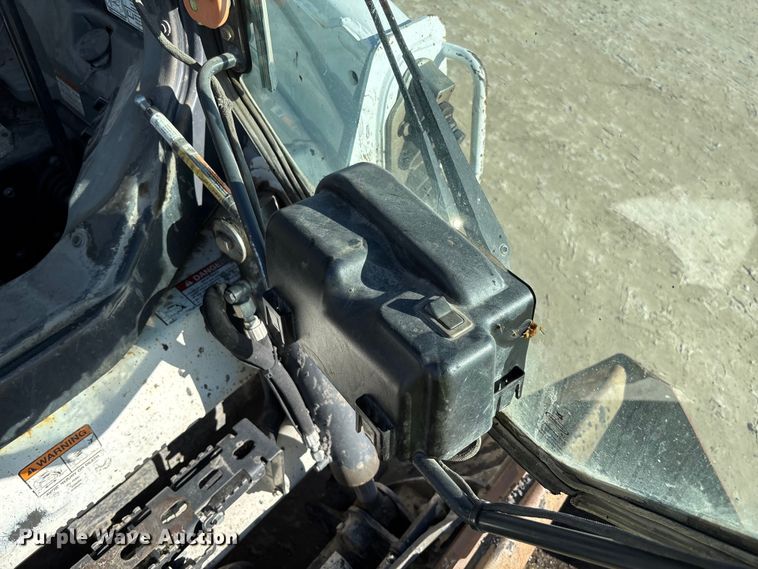 image for item YA1285 2017 Bobcat S570 skid steer loader