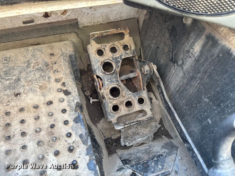 image for item YA1285 2017 Bobcat S570 skid steer loader