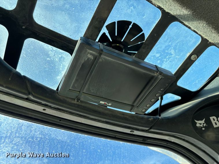 image for item YA1285 2017 Bobcat S570 skid steer loader