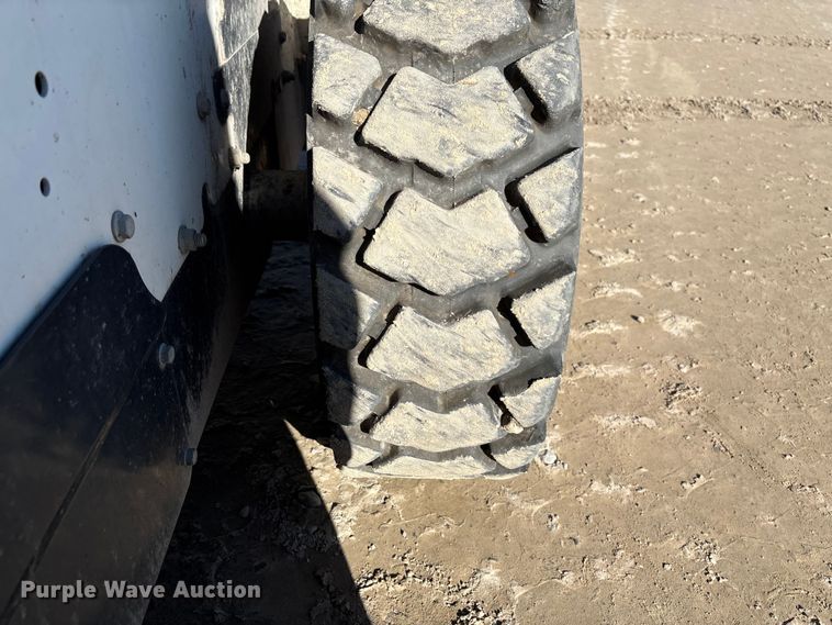 image for item YA1285 2017 Bobcat S570 skid steer loader