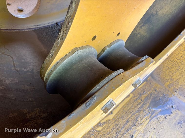 image for item YA1286 2016 Caterpillar CB54B double drum vibratory roller