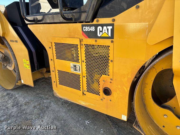 image for item YA1286 2016 Caterpillar CB54B double drum vibratory roller