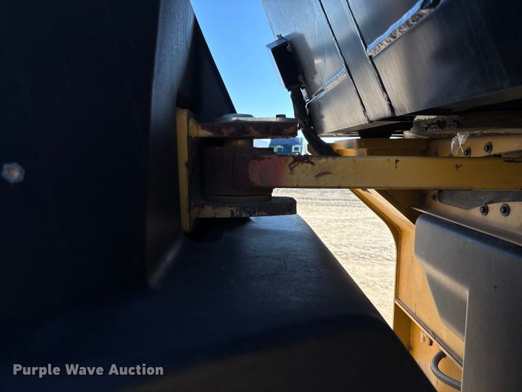 image for item YA1286 2016 Caterpillar CB54B double drum vibratory roller