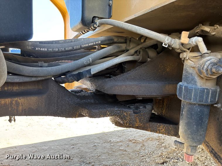 image for item YA1286 2016 Caterpillar CB54B double drum vibratory roller