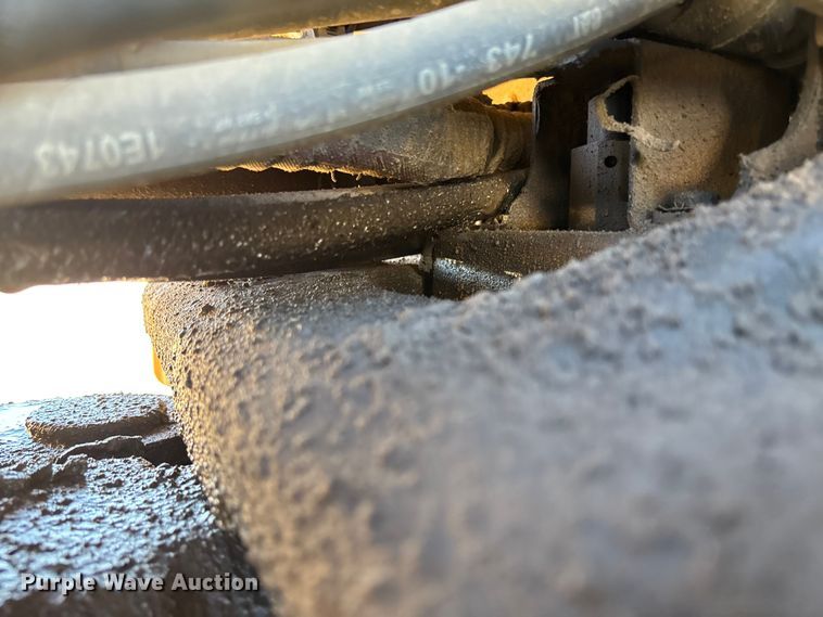 image for item YA1286 2016 Caterpillar CB54B double drum vibratory roller