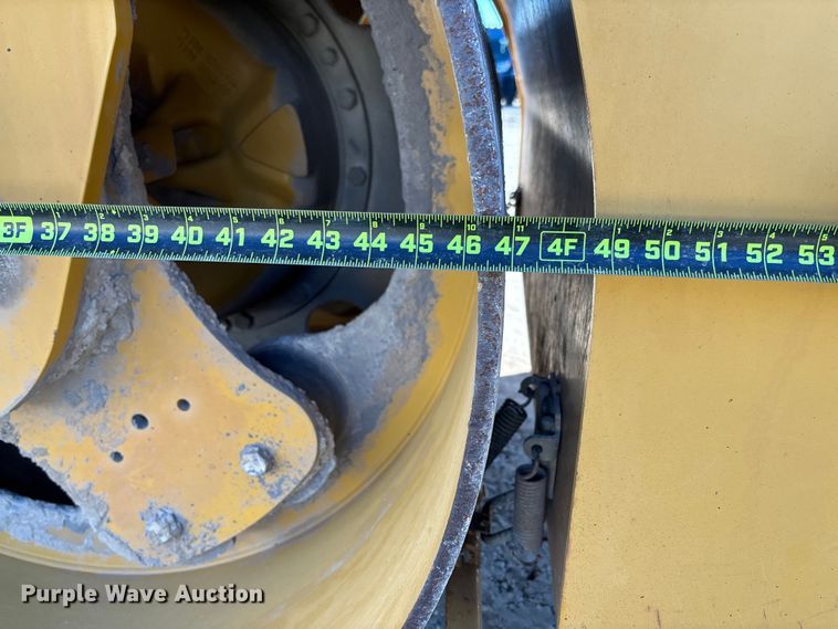image for item YA1286 2016 Caterpillar CB54B double drum vibratory roller