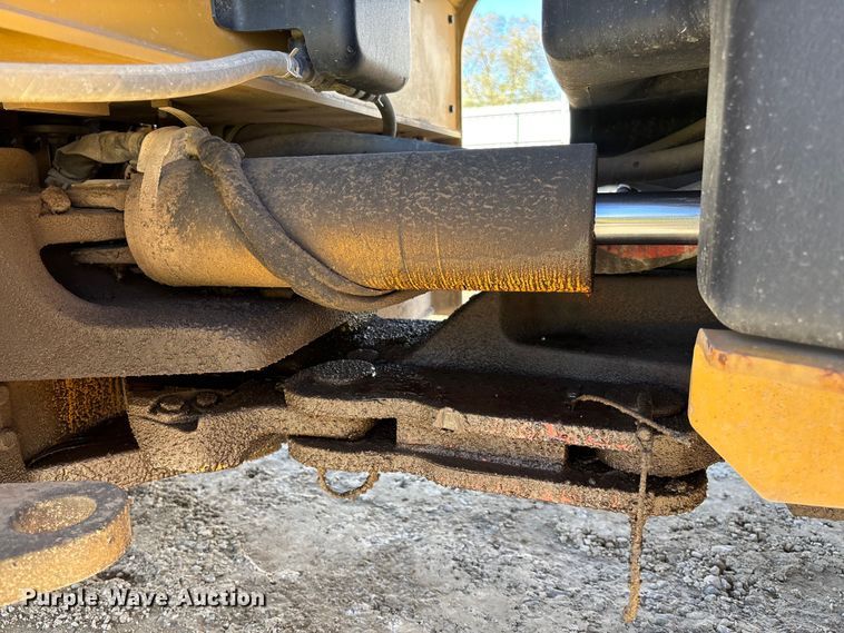 image for item YA1286 2016 Caterpillar CB54B double drum vibratory roller