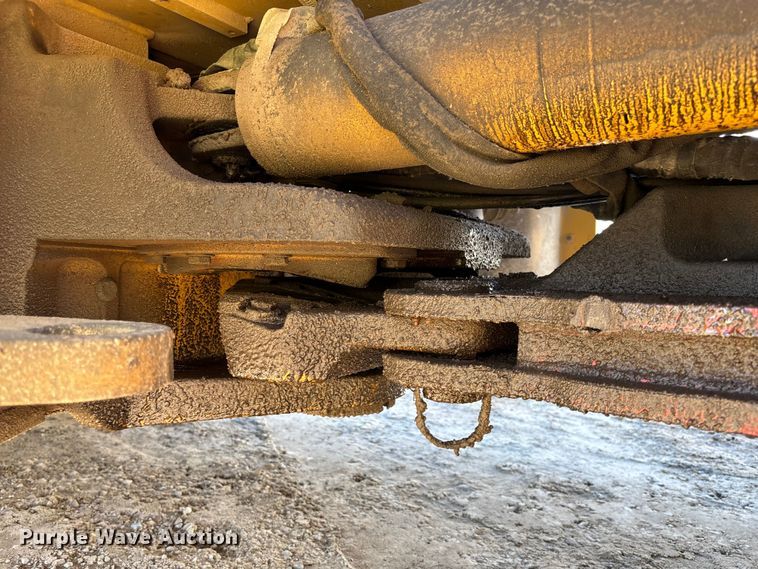 image for item YA1286 2016 Caterpillar CB54B double drum vibratory roller