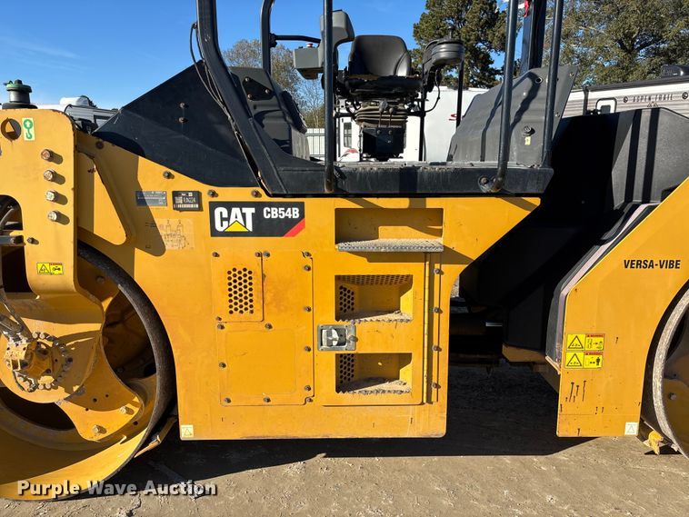 image for item YA1286 2016 Caterpillar CB54B double drum vibratory roller