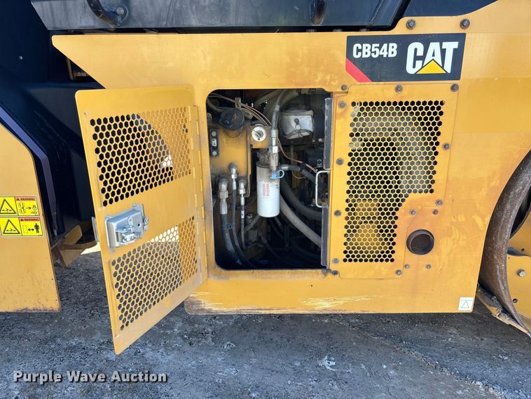 image for item YA1286 2016 Caterpillar CB54B double drum vibratory roller