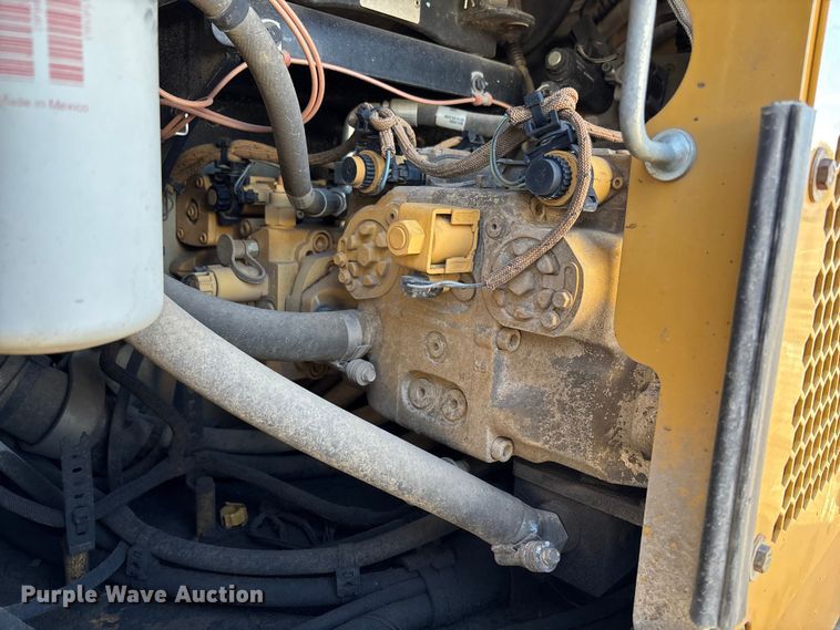 image for item YA1286 2016 Caterpillar CB54B double drum vibratory roller