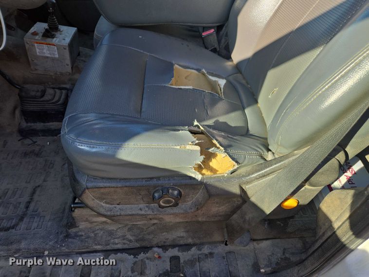 image for item YA1294 2015 Ford F450 Super Duty Crew Cab utility / service truck