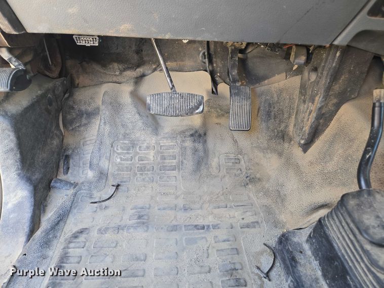 image for item YA1294 2015 Ford F450 Super Duty Crew Cab utility / service truck