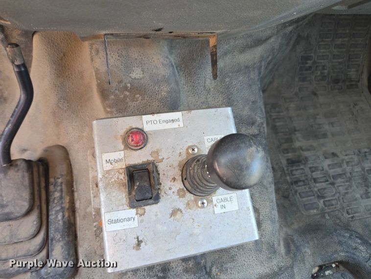 image for item YA1294 2015 Ford F450 Super Duty Crew Cab utility / service truck