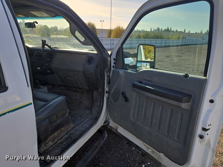 image for item YA1294 2015 Ford F450 Super Duty Crew Cab utility / service truck