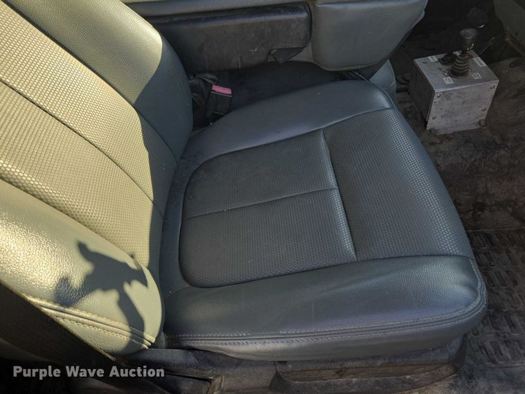 image for item YA1294 2015 Ford F450 Super Duty Crew Cab utility / service truck