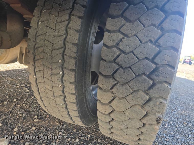 image for item YA1294 2015 Ford F450 Super Duty Crew Cab utility / service truck