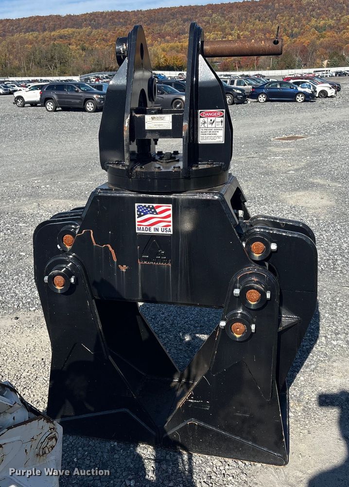 image for item YA1334 Builtrite excavator grapple