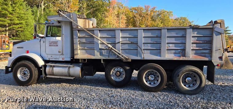image for item YA1351 1994 Kenworth T800 dump truck