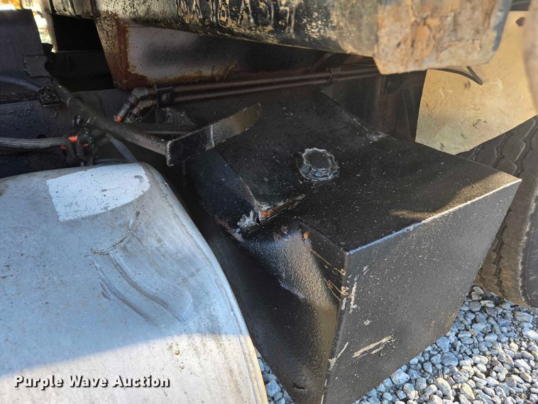 image for item YA1351 1994 Kenworth T800 dump truck